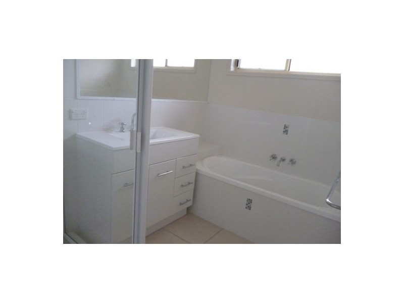 13 Sunny Way, Toogoom QLD 4655