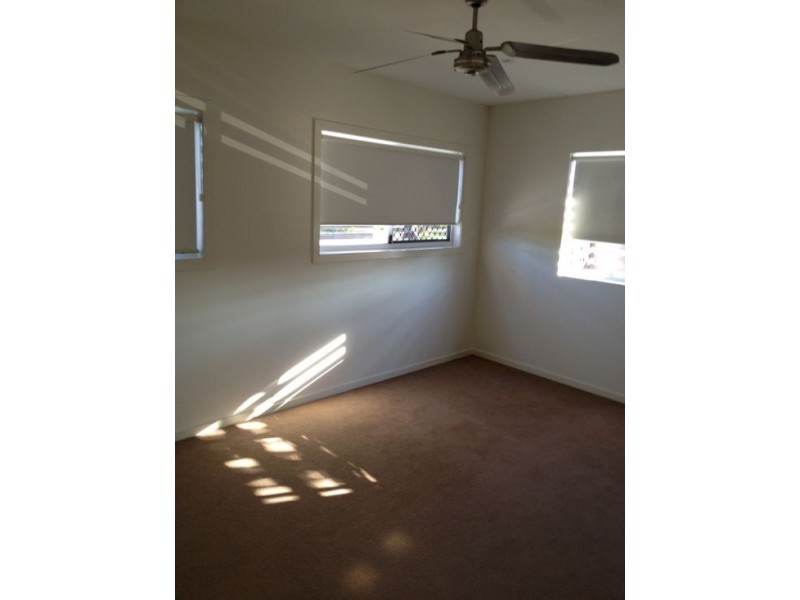 1/8 Hervey Street, Scarness QLD 4655