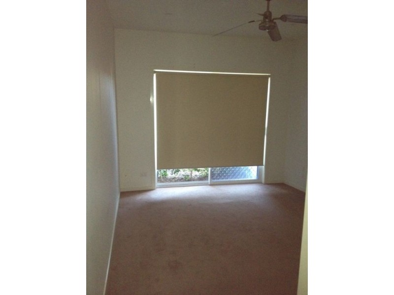 1/8 Hervey Street, Scarness QLD 4655