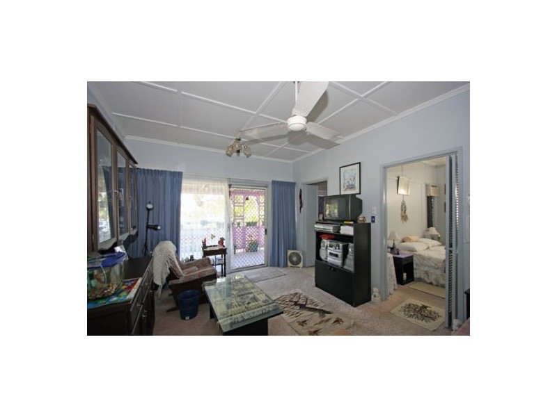 1 South Street, Urangan QLD 4655