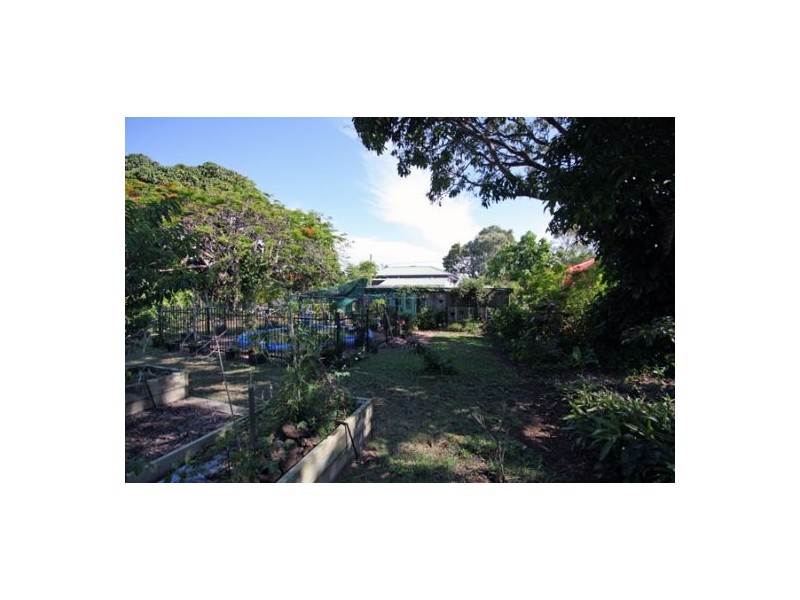 1 South Street, Urangan QLD 4655