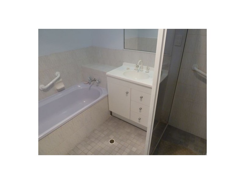 4 William Street, Urangan QLD 4655