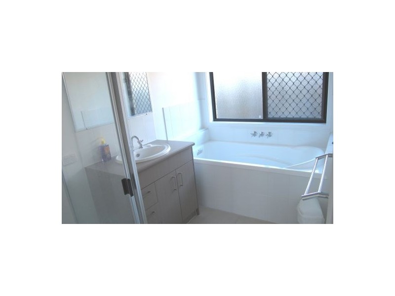 5 Burke Court, Augustus Estate, Urraween QLD 4655