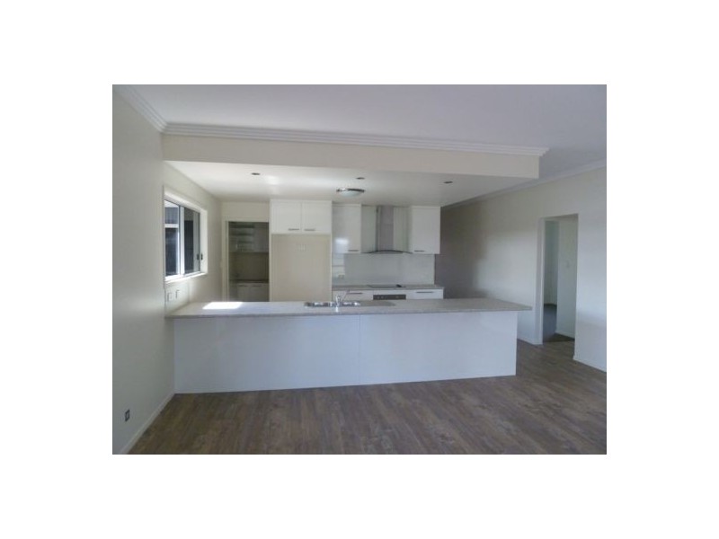 17 Pier, Urangan QLD 4655