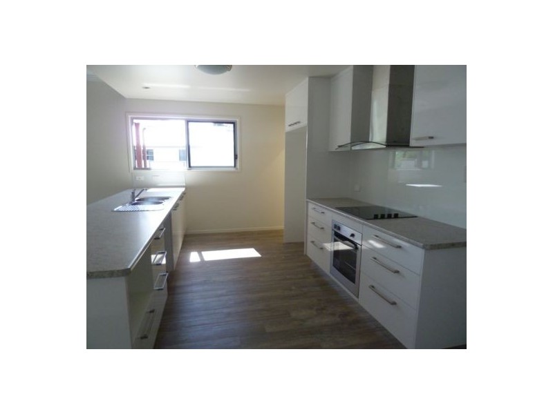 17 Pier, Urangan QLD 4655