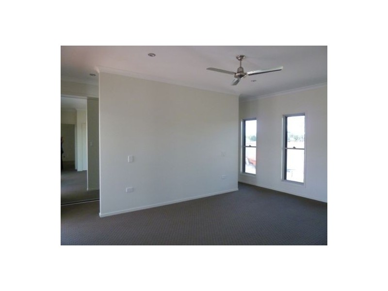 17 Pier, Urangan QLD 4655
