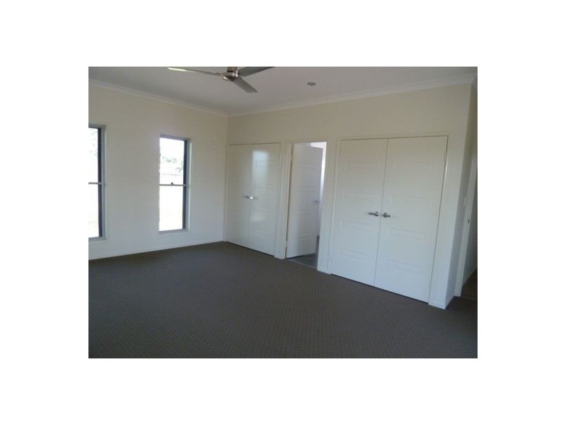 17 Pier, Urangan QLD 4655