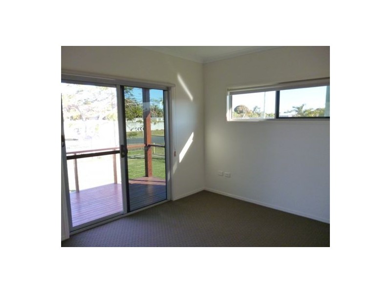 17 Pier, Urangan QLD 4655