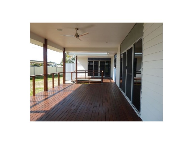 17 Pier, Urangan QLD 4655