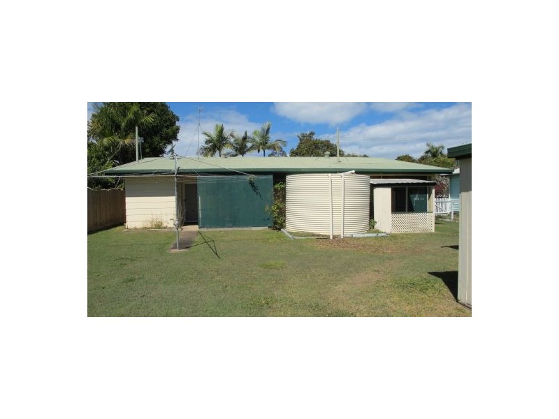 13 Arthur Street, Urangan QLD 4655
