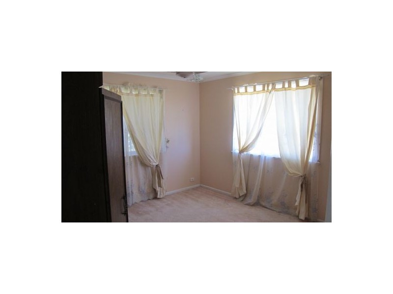 13 Arthur Street, Urangan QLD 4655