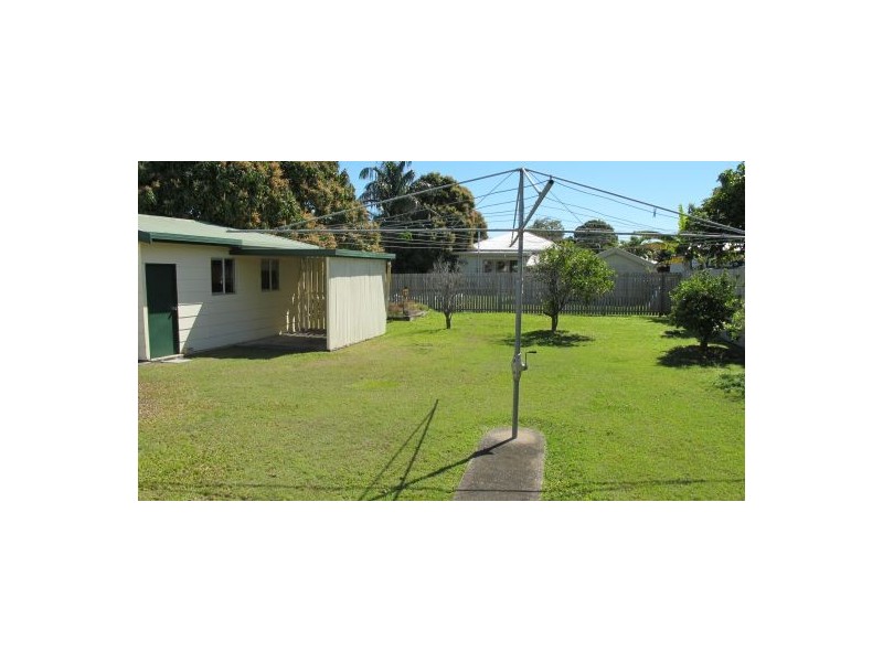13 Arthur Street, Urangan QLD 4655
