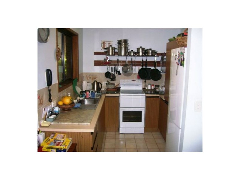 16 Preston Street, Point Vernon QLD 4655