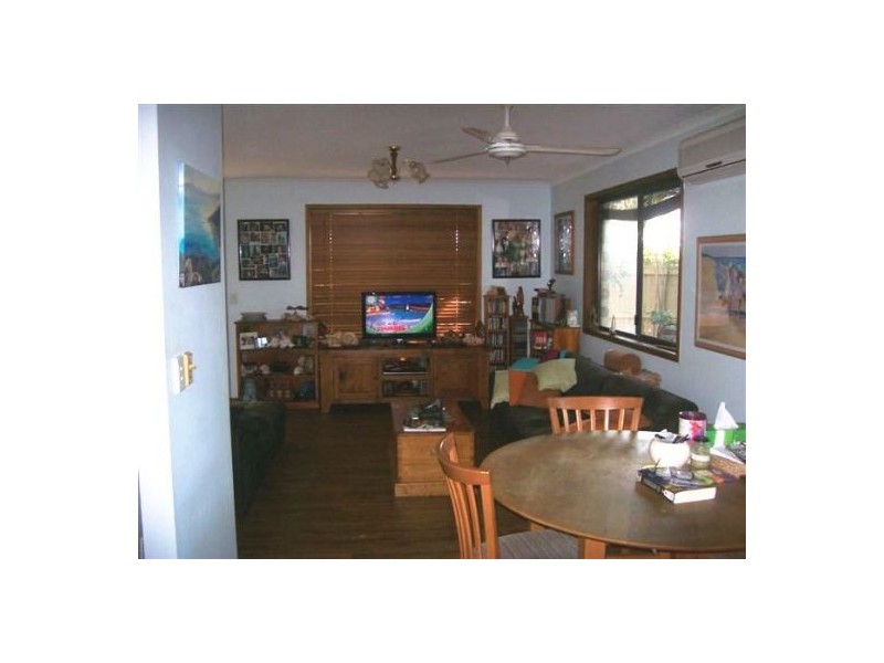 16 Preston Street, Point Vernon QLD 4655