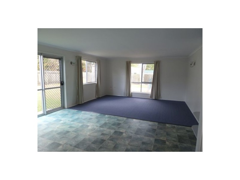 2/12 Bayrise Drive, Urangan QLD 4655