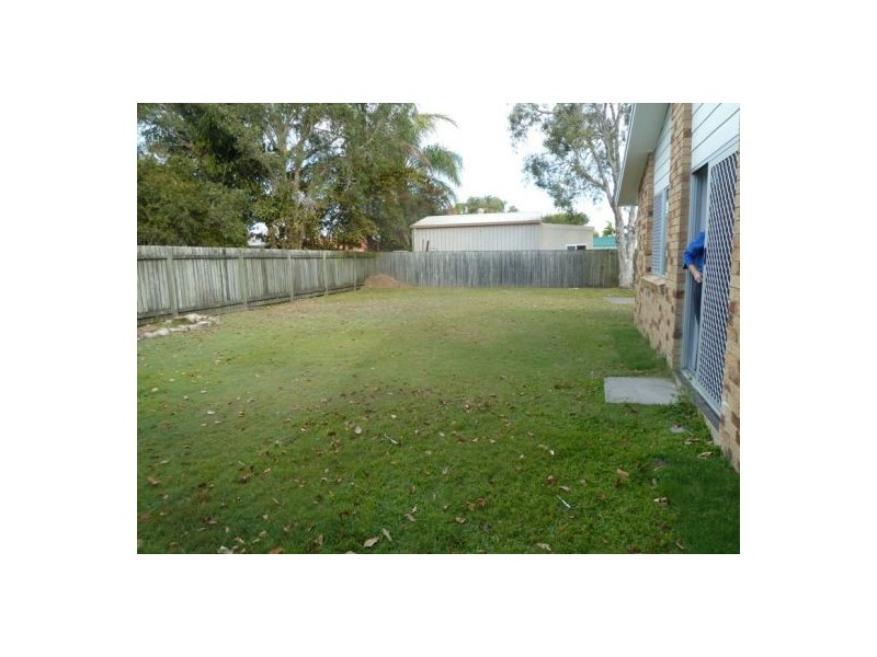 2/12 Bayrise Drive, Urangan QLD 4655