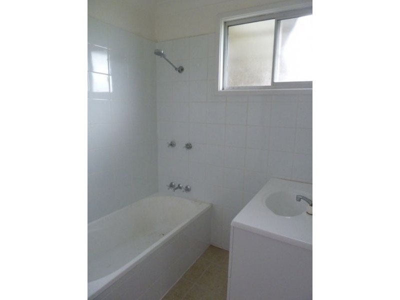 2 Minguin Street, Scarness QLD 4655