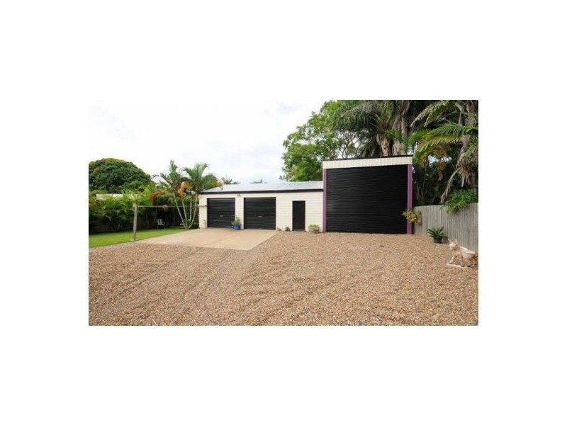 73 Dayman Street, Urangan QLD 4655