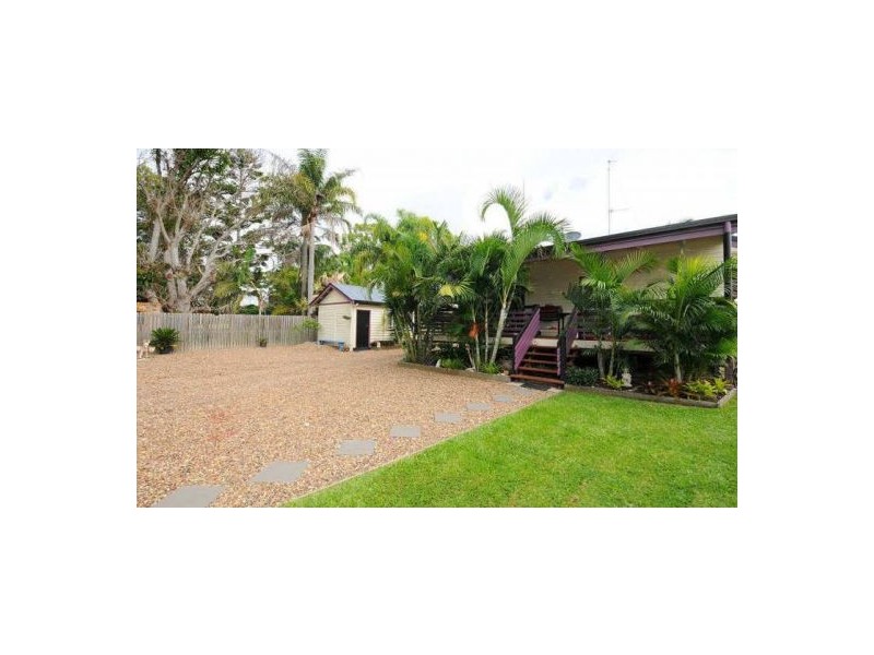 73 Dayman Street, Urangan QLD 4655