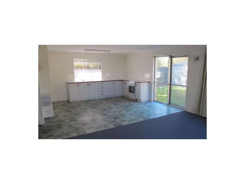 12 Bayrise Drive, Urangan QLD 4655