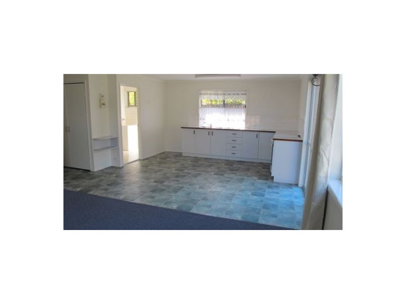 12 Bayrise Drive, Urangan QLD 4655