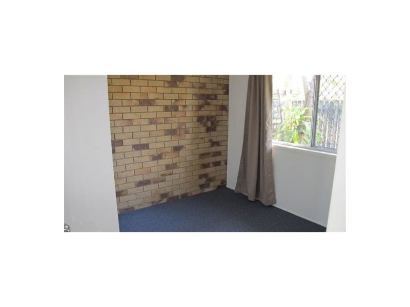 12 Bayrise Drive, Urangan QLD 4655