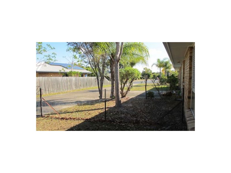 12 Bayrise Drive, Urangan QLD 4655