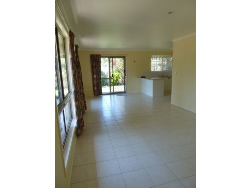 5 Delrose Court, Toogoom QLD 4655