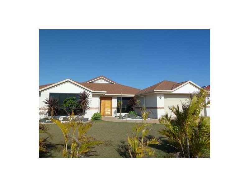 153 Ibis Blvd, Eli Waters QLD 4655