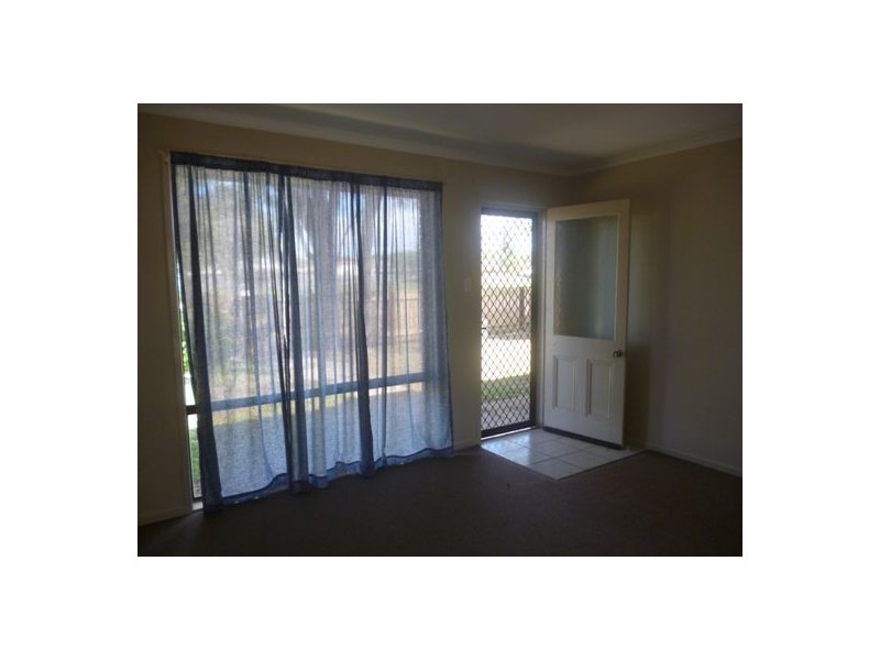 2/798 Boat Harbour Drive, Urangan QLD 4655