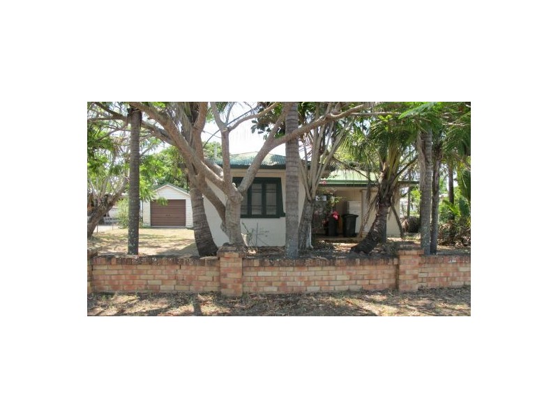 17 Churchill Street, Urangan QLD 4655