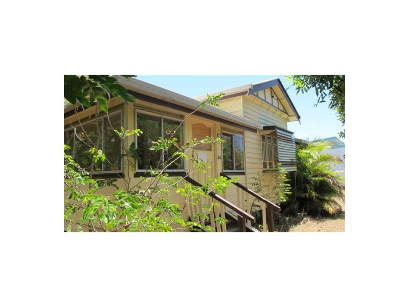 24 King Street, Urangan QLD 4655