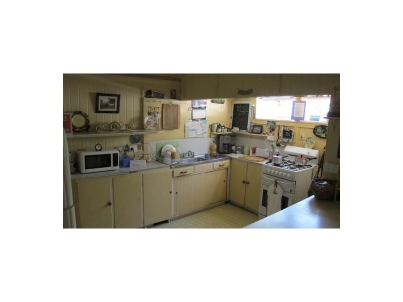 24 King Street, Urangan QLD 4655