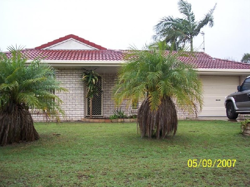 12  Vicki Parade, Hervey Bay QLD 4655