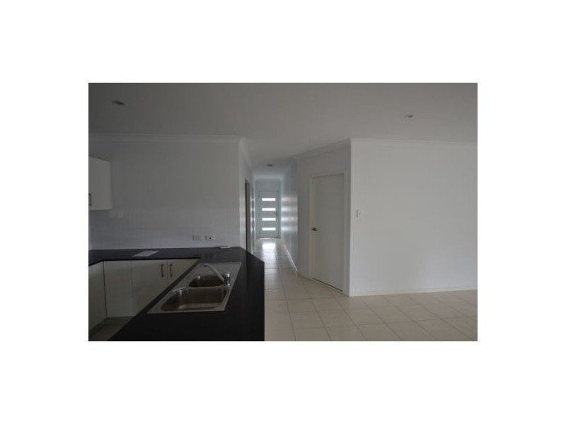 16 Morgan Circuit, Urraween QLD 4655