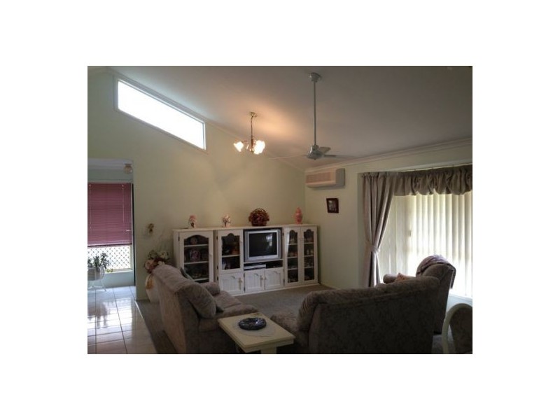 27 Desmond Drive, Toogoom QLD 4655