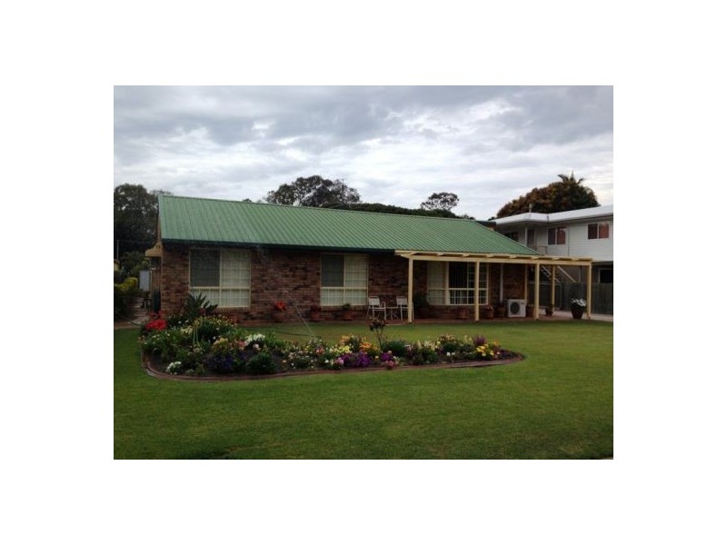 27 Desmond Drive, Toogoom QLD 4655