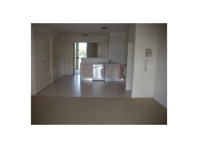 11/68 Pulgul Street, Urangan QLD 4655