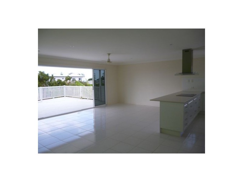24 Sandcastles Circuit, Burrum Heads QLD 4659