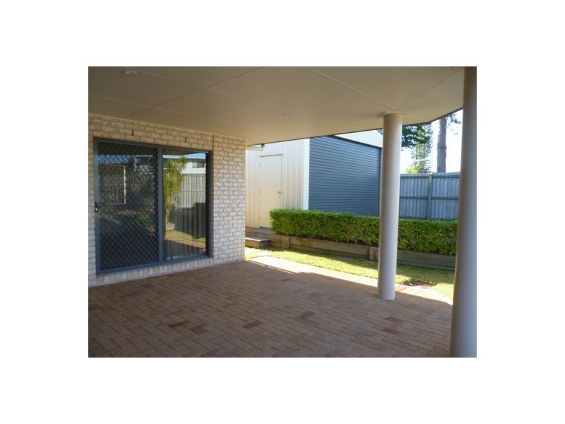 1 Montrose Close, Point Vernon QLD 4655