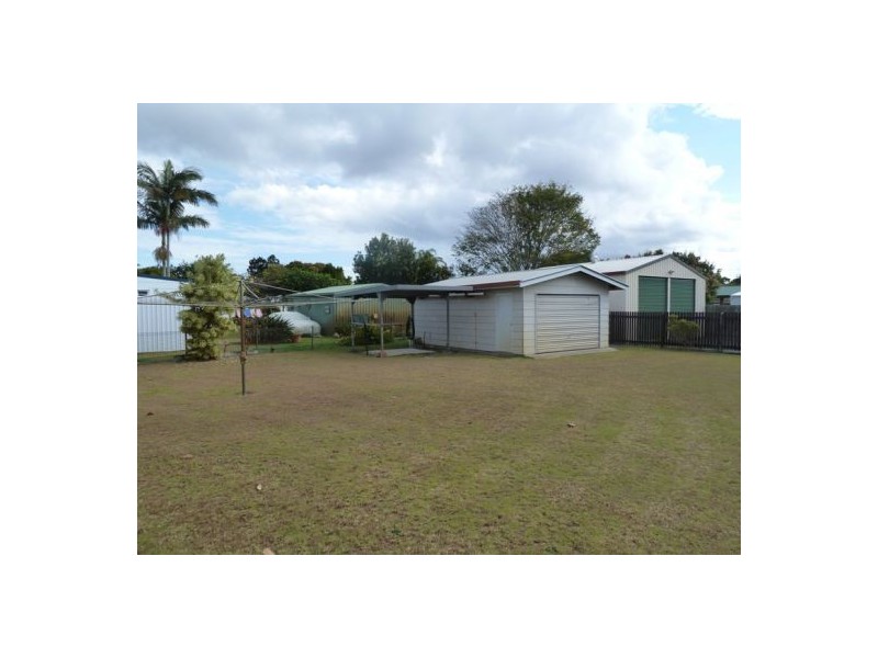 11 Eric Street, Torquay QLD 4655