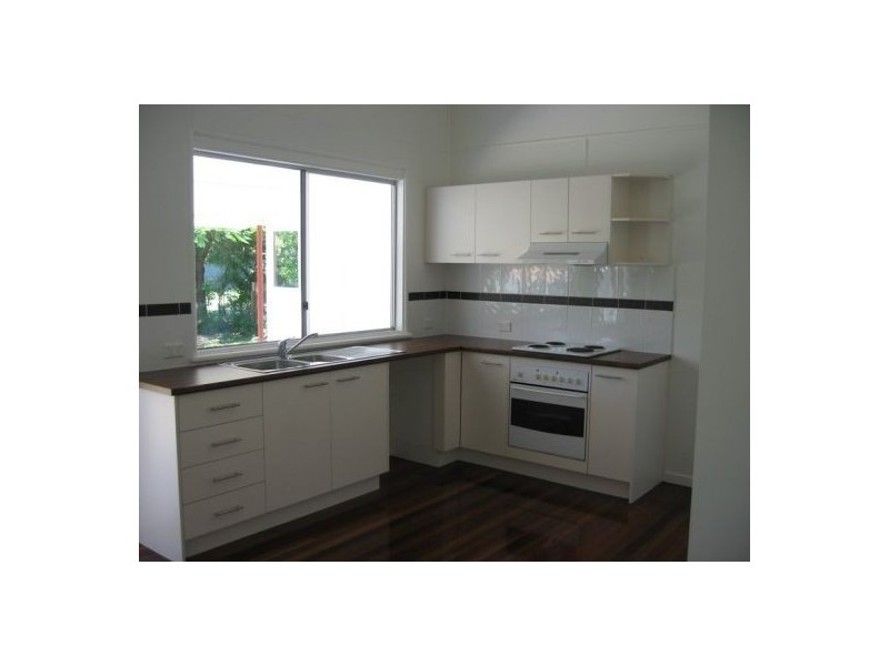 4 King Street, Urangan QLD 4655