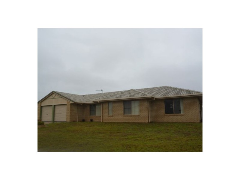 2 Pharlap Court, Point Vernon QLD 4655