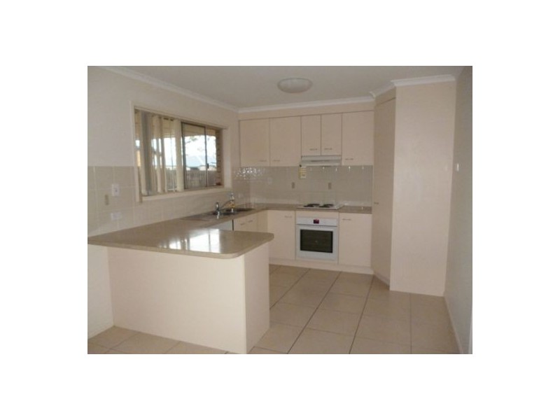 2 Pharlap Court, Point Vernon QLD 4655