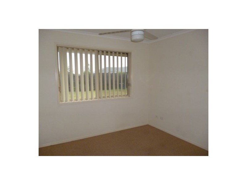 2 Pharlap Court, Point Vernon QLD 4655