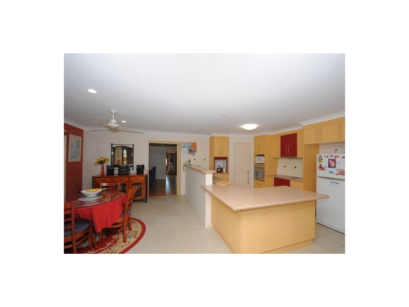 14 Earl St Vincent Circuit, Eli Waters QLD 4655