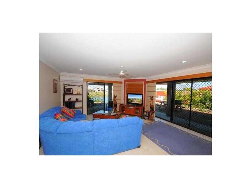 14 Earl St Vincent Circuit, Eli Waters QLD 4655