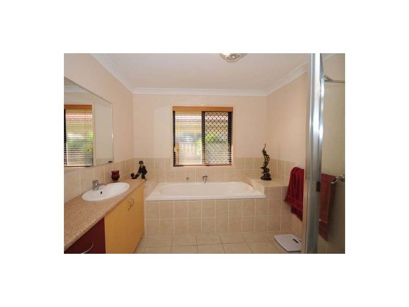 14 Earl St Vincent Circuit, Eli Waters QLD 4655