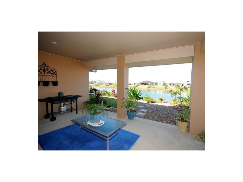 14 Earl St Vincent Circuit, Eli Waters QLD 4655