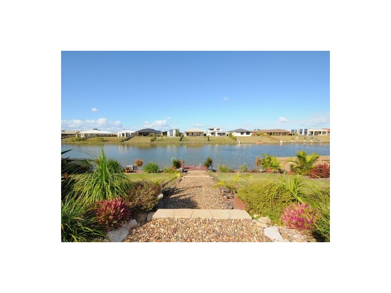 14 Earl St Vincent Circuit, Eli Waters QLD 4655